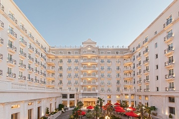 Η διοίκηση του Grand Hotel Palace, παραμένει πιστή στο επενδυτικό της πλάνο, παρά τις ιδιαίτερες συνθήκες, με στόχο να προσφέρει φιλοξενία υψηλών προδιαγραφών.